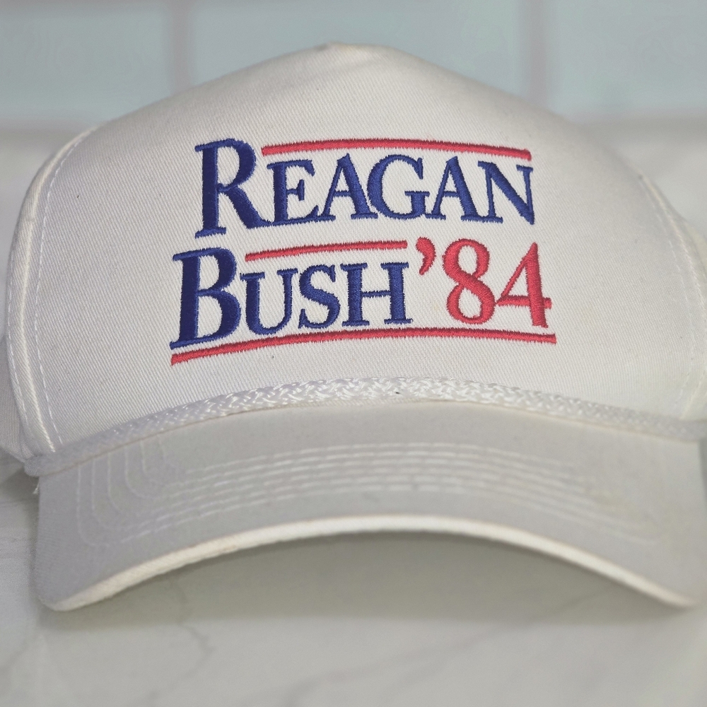 Reagan Bush '84 Presidential Campaign Republican Snap Back Mesh cap. Vintage